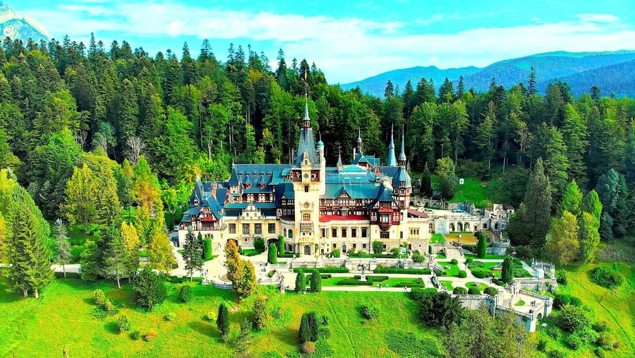 Peleș Castle exterior — towers and Neo-Renaissance façade